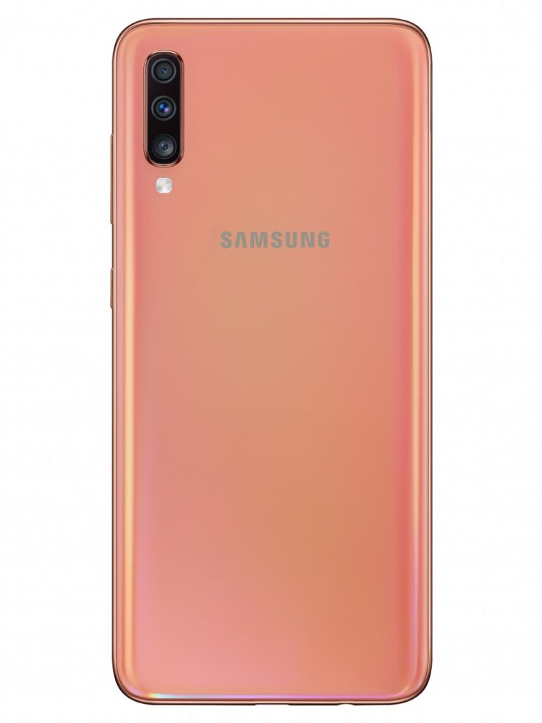 Samsung Galaxy A70: аккумулятор 4500 мАч, экран 6.7" и тройная камера 32 МП