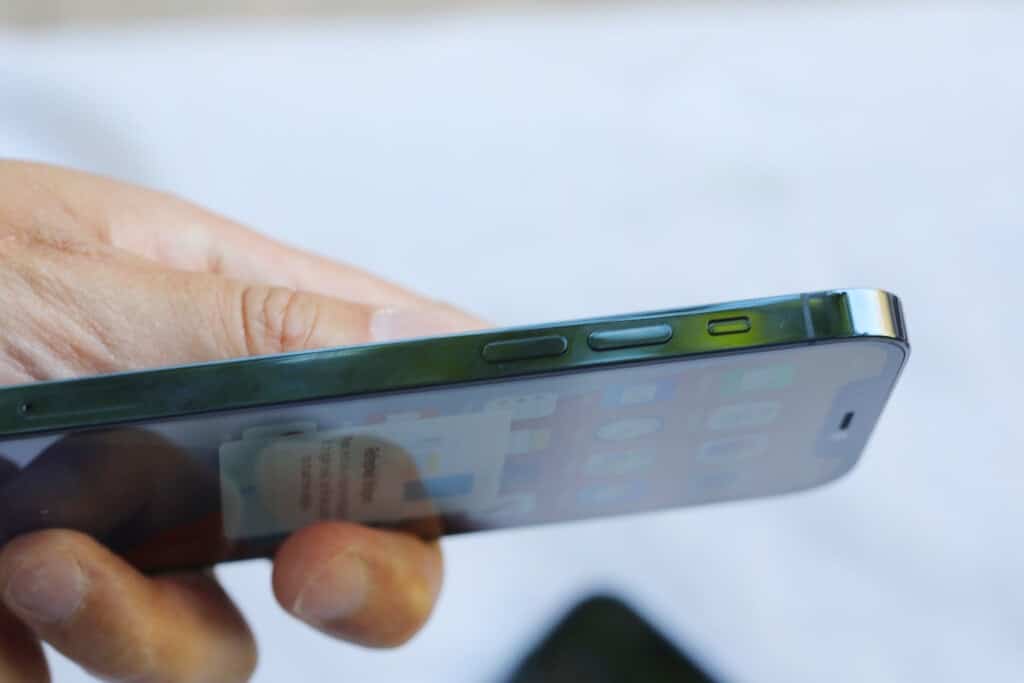 Обзор iPhone 12: тест и реальные впечатления от нового айфона 2020